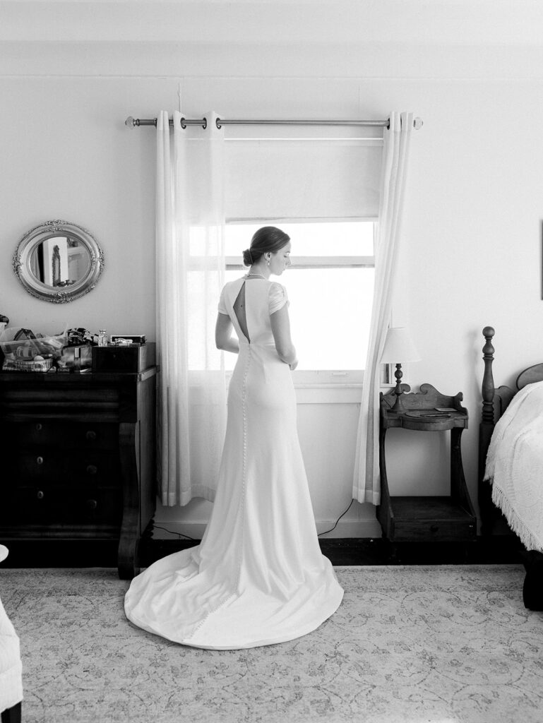 Bridal portrait by the window.