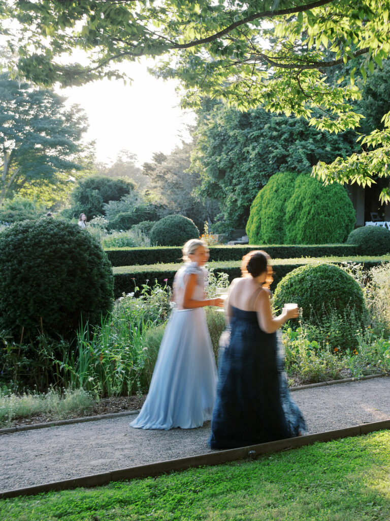 Guests walking to cocktail hour